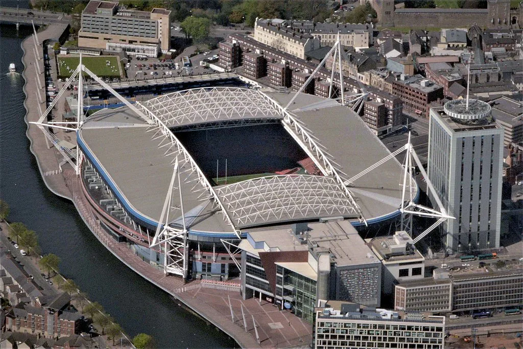 سقف اتوماتیک millennium Stadium